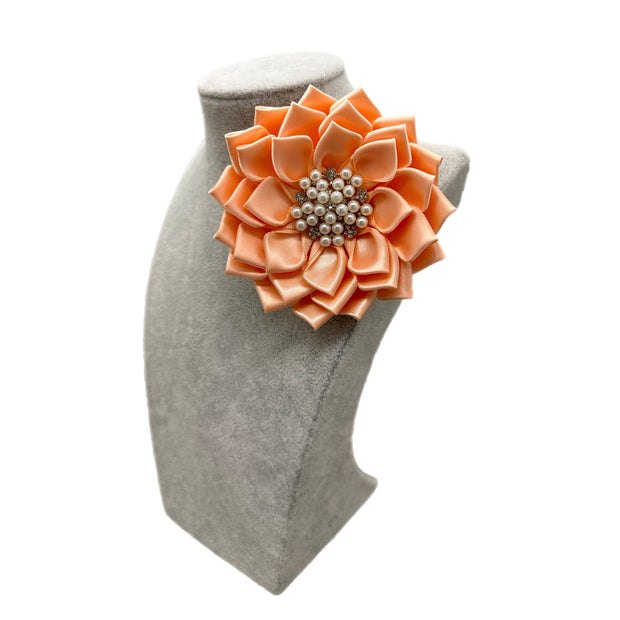 Peach Daisy Brooch