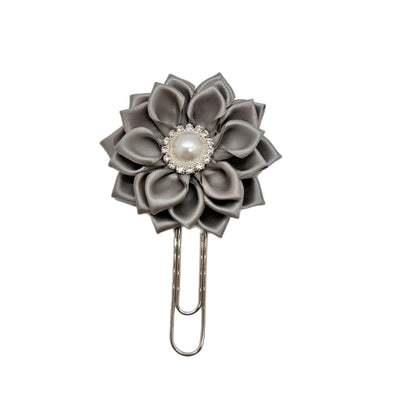 Silver Gray Daisy Clip