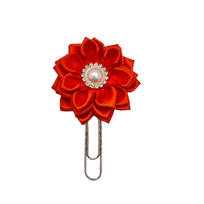 Coral Daisy Clip